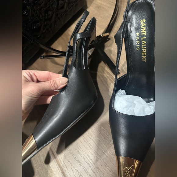 Black and Gold Women's heels - Picture 2 of 3